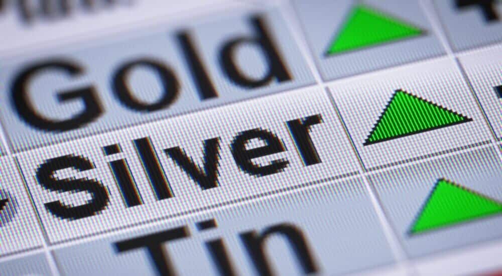 Silver jumps to 13-year high on trade tensions