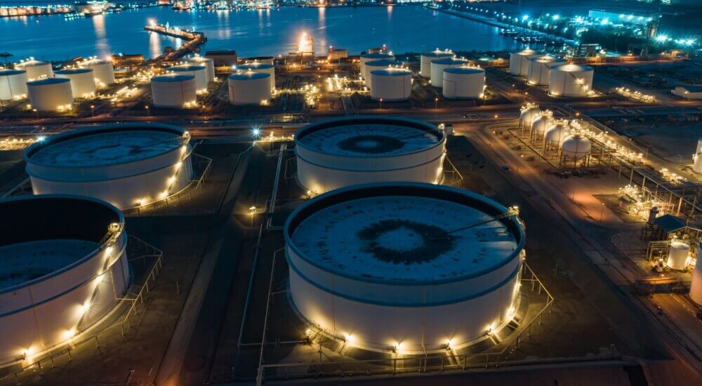 Crude oil hits 7-week high on US inventories