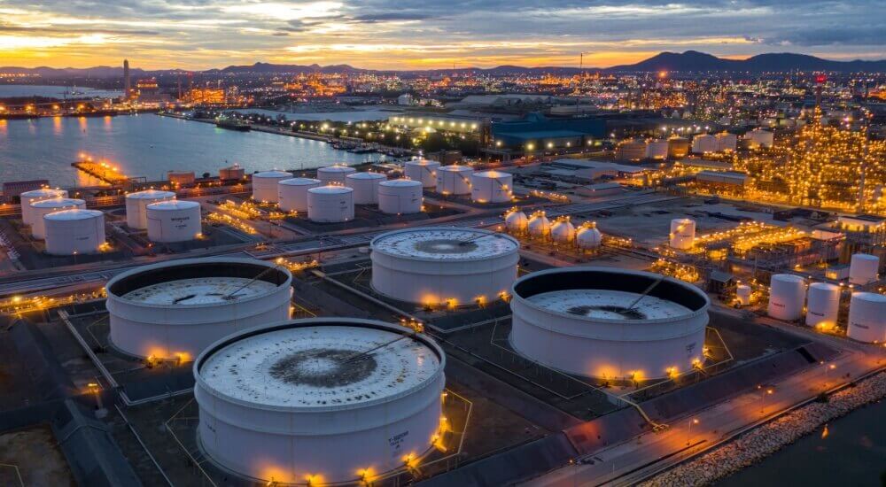Oil hits 6-week high amid rising US-Iran tensions