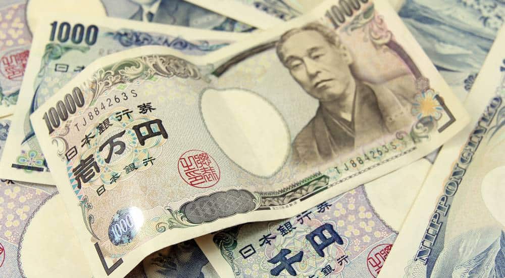 JPY gains despite weak GDP data
