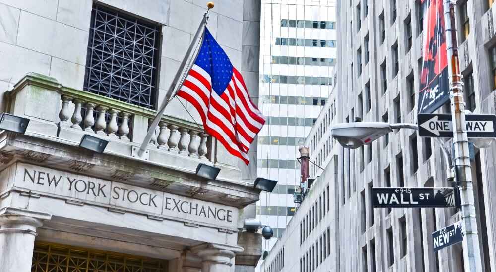 Dow surges almost 300 points ahead of NFP report