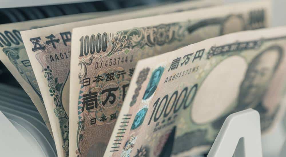 Japanese yen firms as JGB yields hit 30-year high