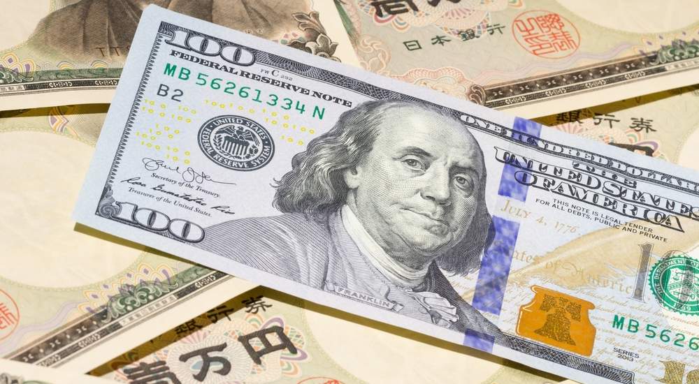 US dollar gains, yen declines on economic data