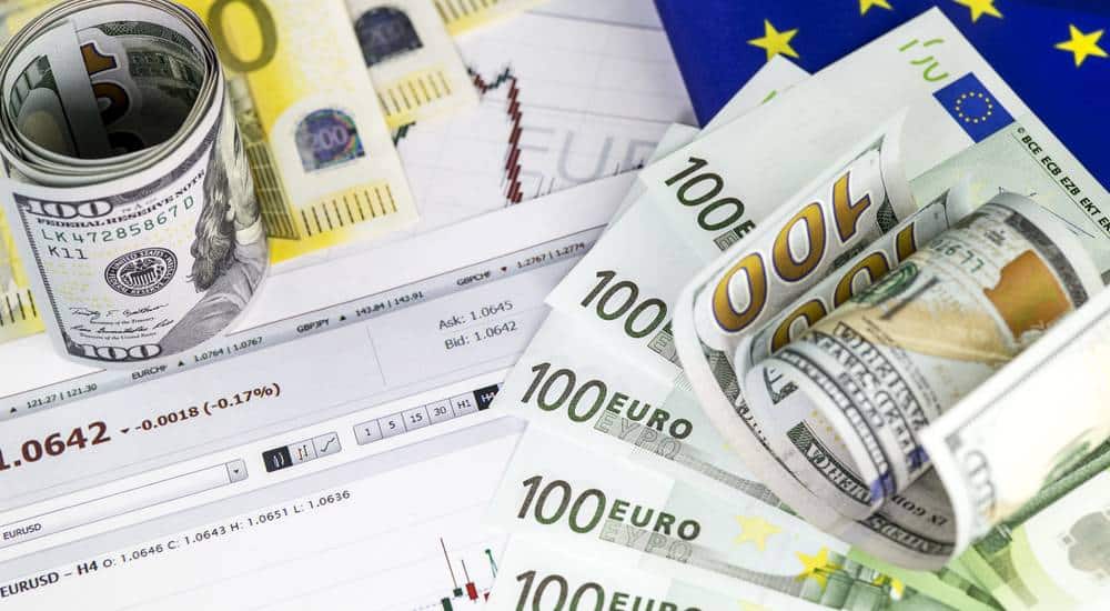 Euro extends losses after hitting 17-month low